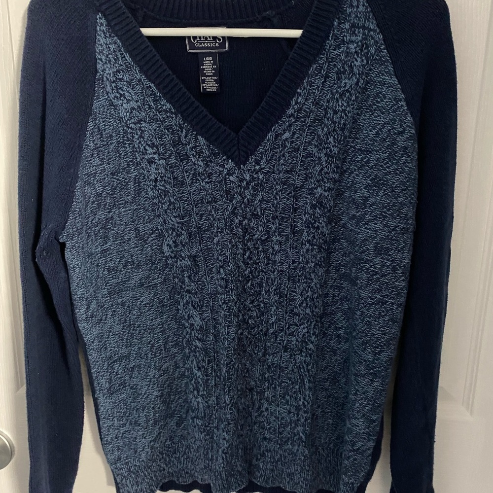 V-neck pullover